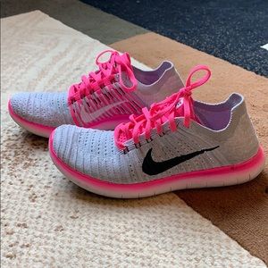 Nike RN Flyknit 
!